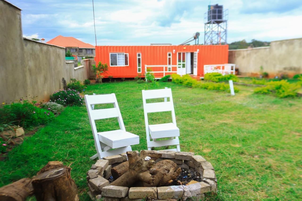 Apartment The Red Container-off Grid